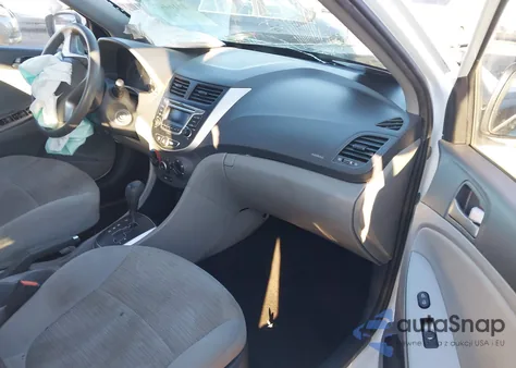 2016 Hyundai Accent z USA, uszkodzony, nr VIN KMHCT4AE3GU027830